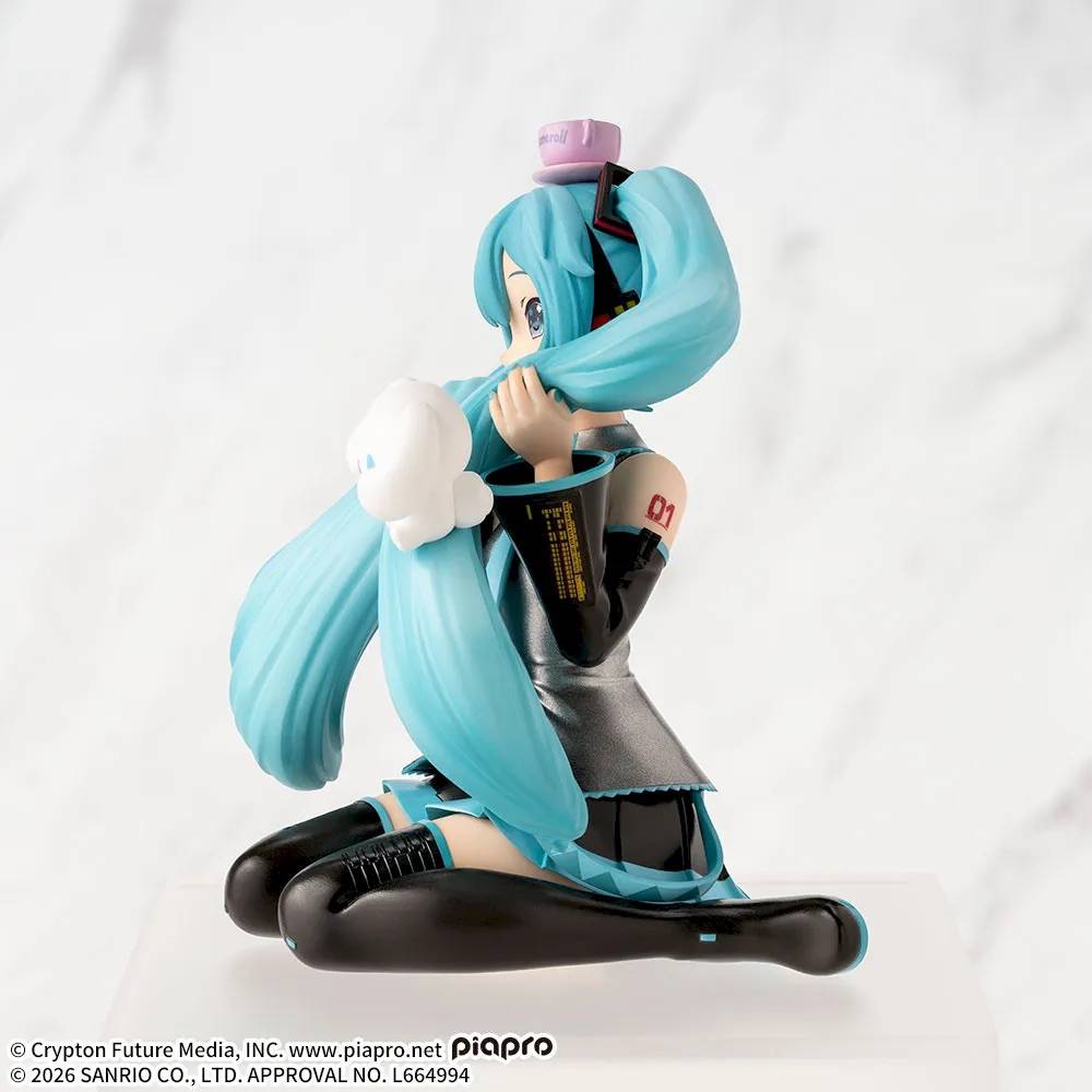 Hatsune Miku x Cinnamoroll: Fluffy Ver. Premium Chokonose Figure